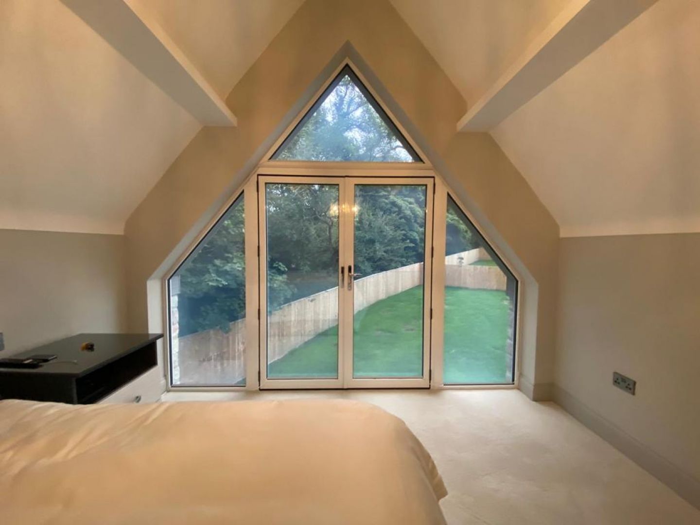 Switchable glass off
